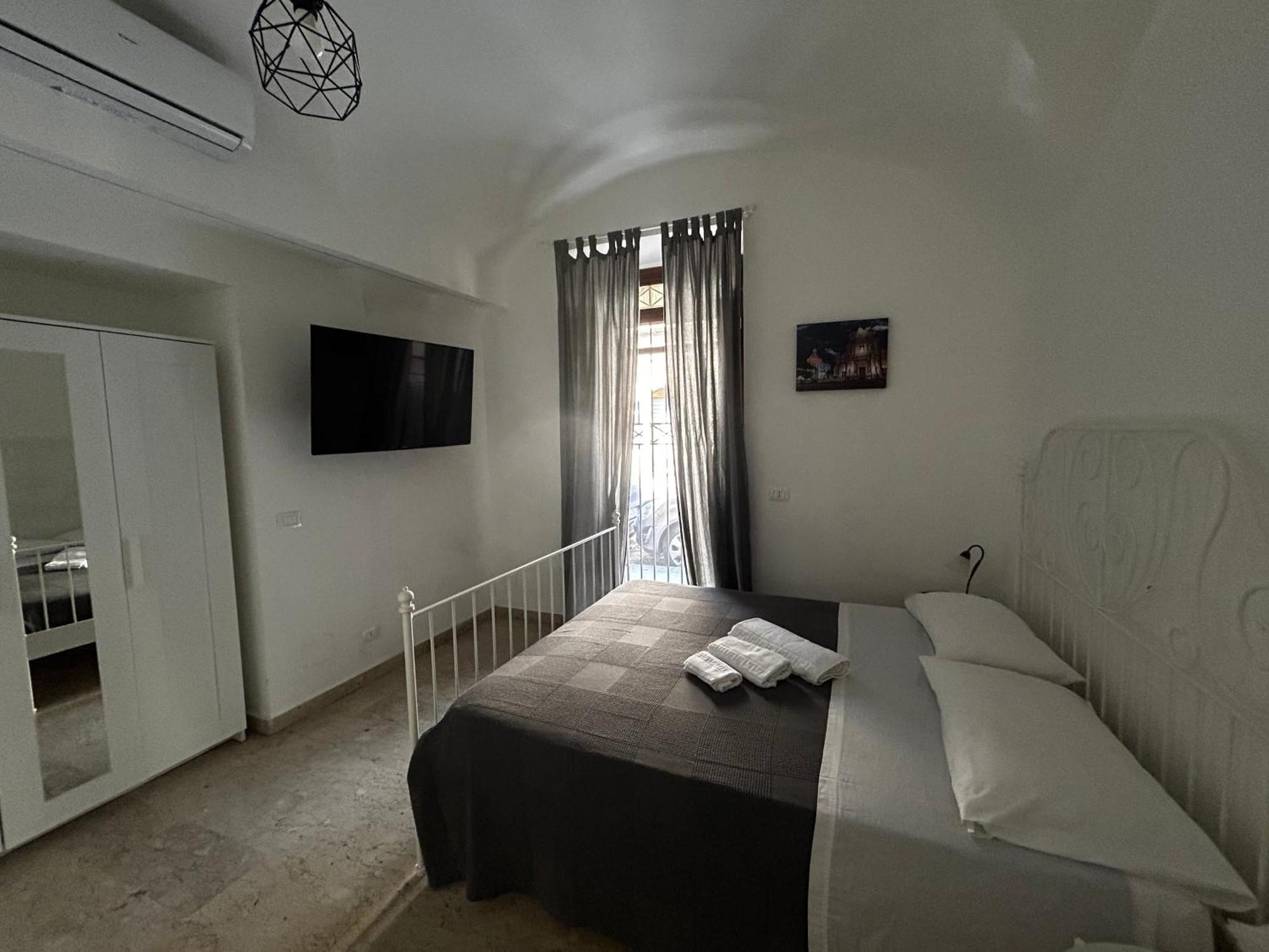 G House 100 Apartment Catania Bagian luar foto