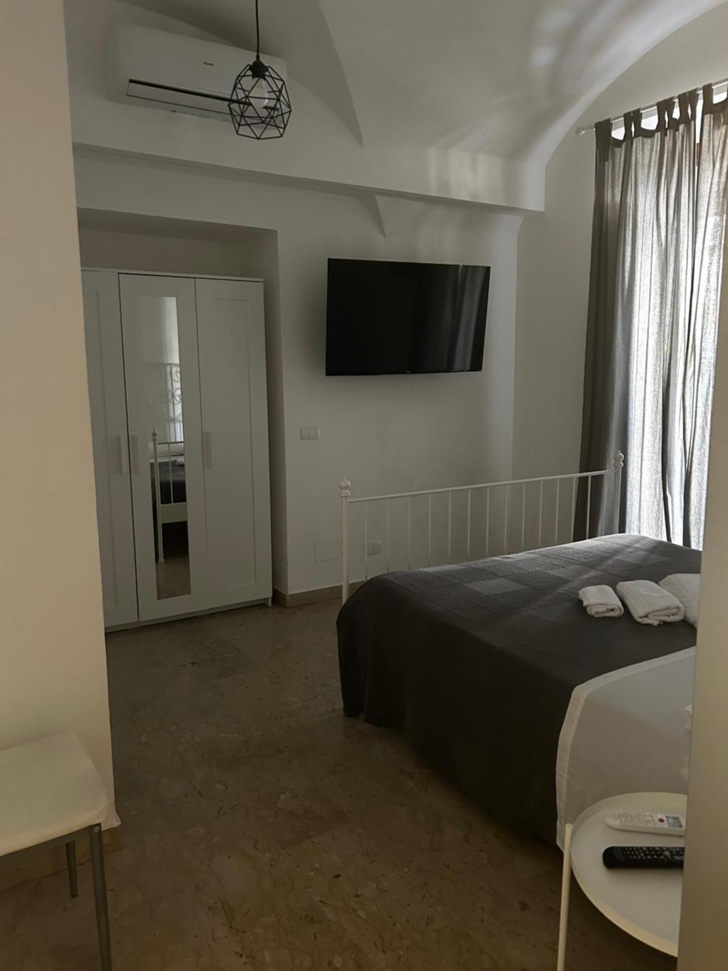 G House 100 Apartment Catania Bagian luar foto